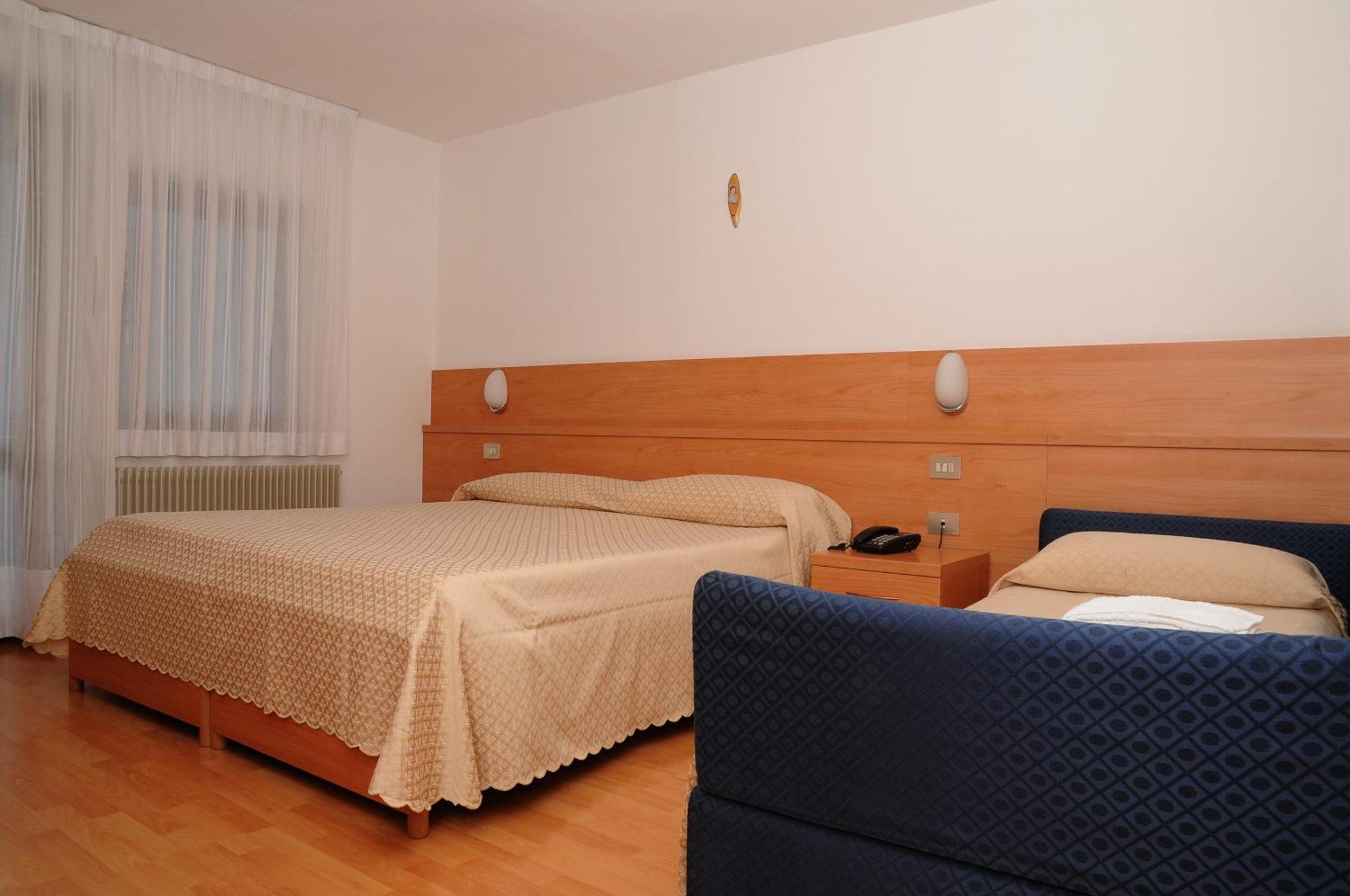 Hotel Cima Tosa San Lorenzo Dorsino Eksteriør bilde