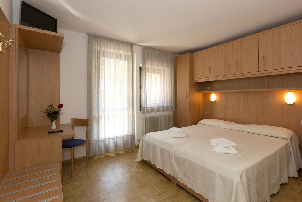 Hotel Cima Tosa San Lorenzo Dorsino Eksteriør bilde